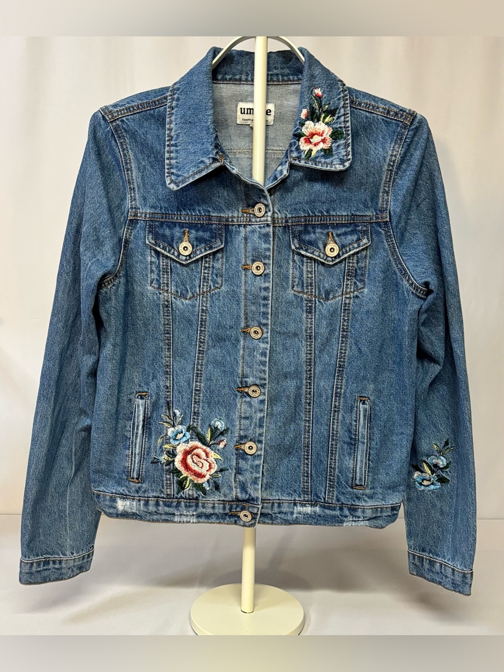 Umgee Embroidered Floral Jean Jacket Mid Wash Distressed Large LN
